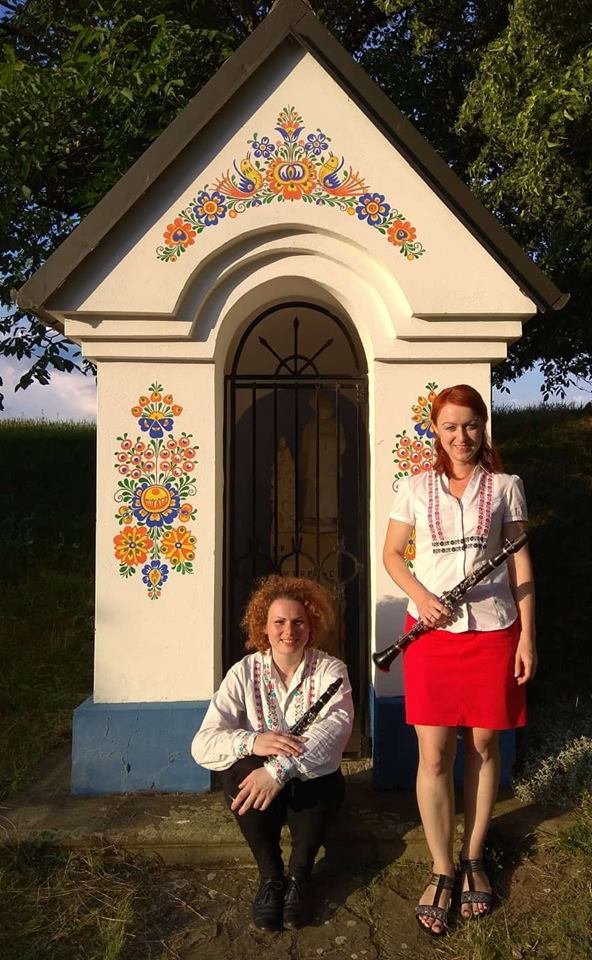 Sandra Najvárková - klarinet B, Barbora Mikulášková - klarinet Es
